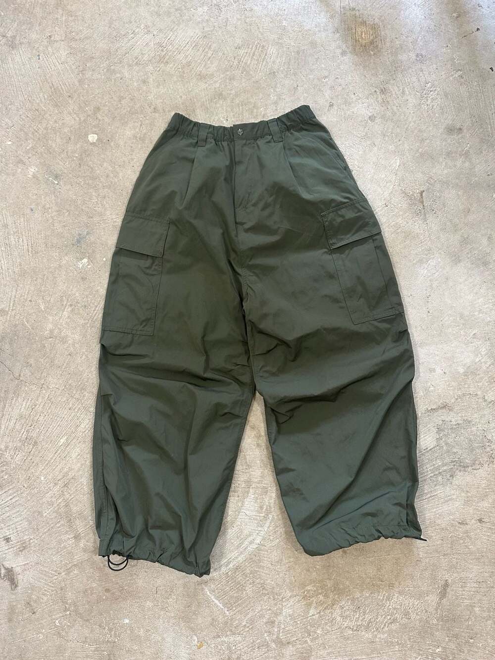 freak’s store wide leg m-65 parachute cargo pants mens size M olive green